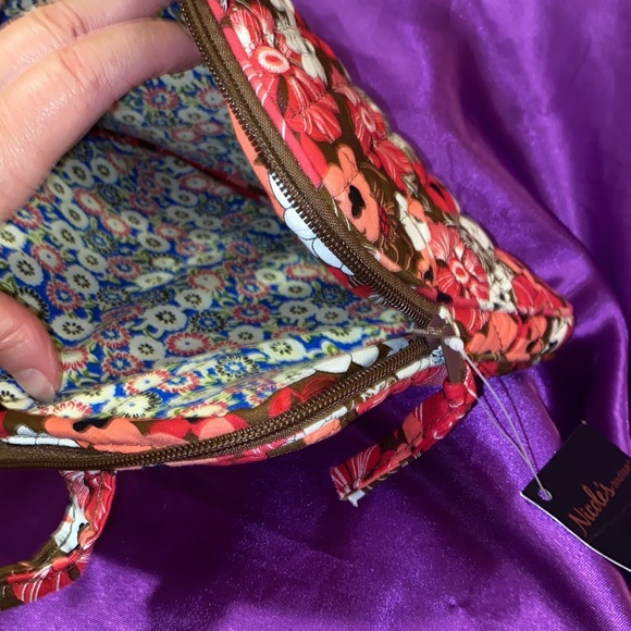 IPad Case. Two handles with a flower design. - Picture 5 of 6